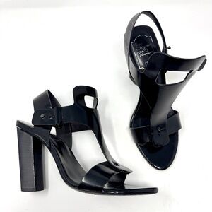 Roger Viver Black T-Strap Block Heel Sandals